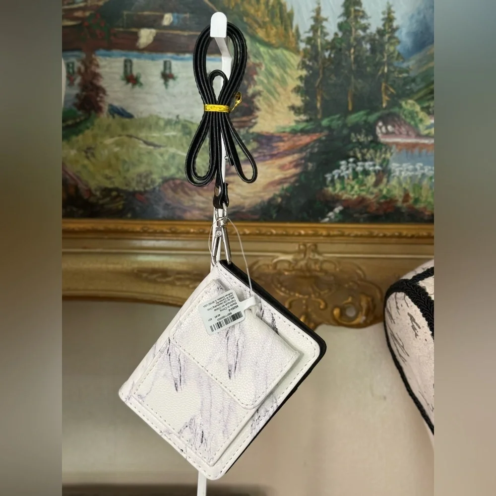 Claires elegant wallet